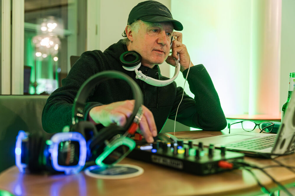 SILENT DISCO im Theatercafé