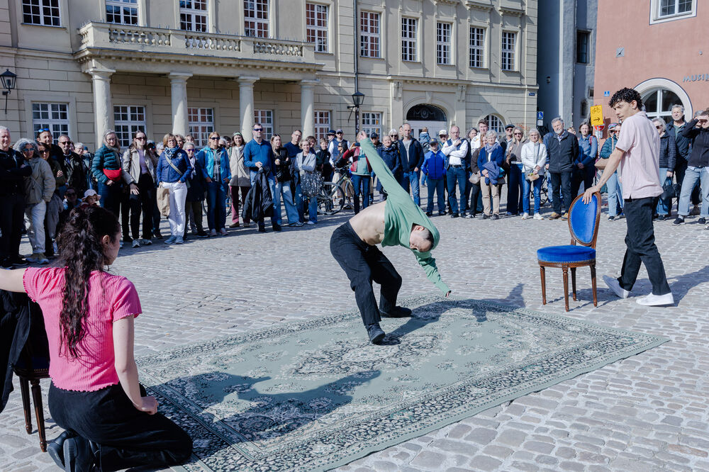 TANZ DAHOAM am Haidplatz