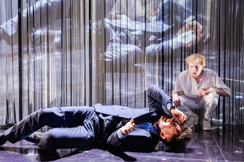 Video "Publikumsstimmen TOD EINES HANDLUNGSREISENDEN"